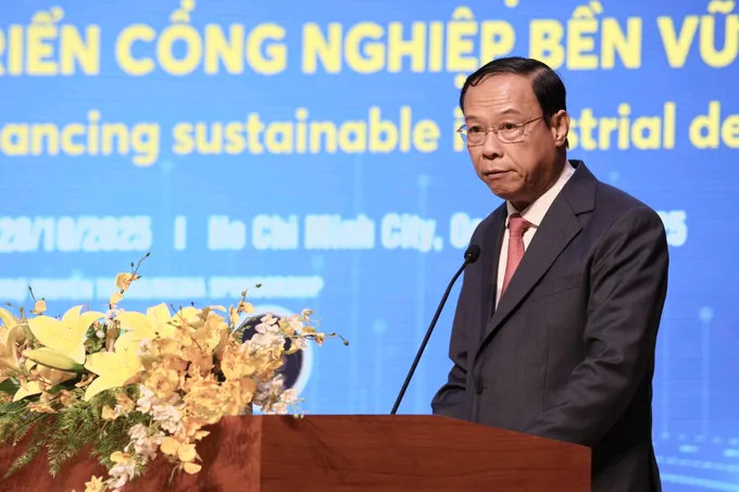 Permanent Vice Chairman of Ho Chi Minh City People's Committee Nguyen Van Tho, speaking at the conference