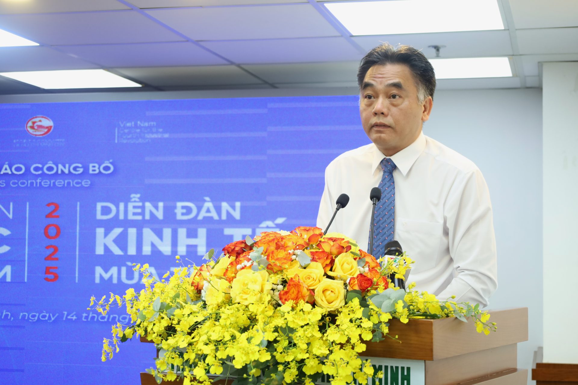 Mr. Nguyễn Lộc Hà, Vice Chairman of the People’s Committee of Ho Chi Minh City and Head of the Organizing Committee of the Autumn Economic Forum 2025, delivered remarks and officially announced the Forum